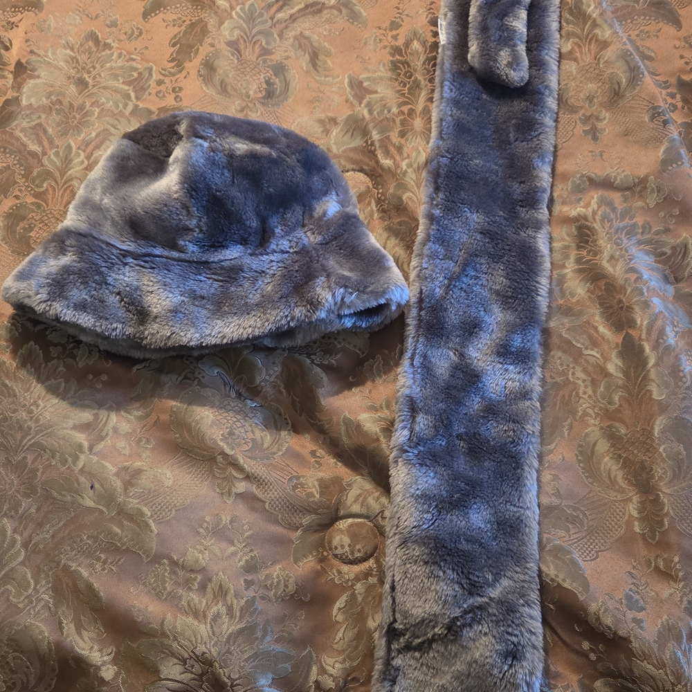 Plush Gray Hat and Scarf Set